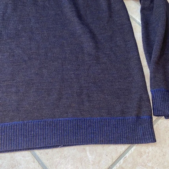 Like new Robert Graham Classic Fit 1/4 Zip 100% Wool Sweater Brown Raglan